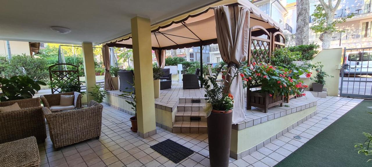 Hotel Beppe Rimini Exterior photo